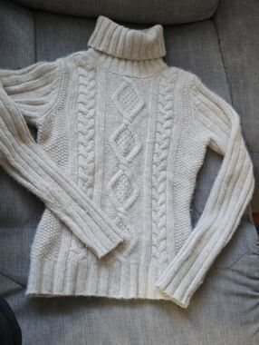Banana Republic Cream Cable Turtleneck Sweater